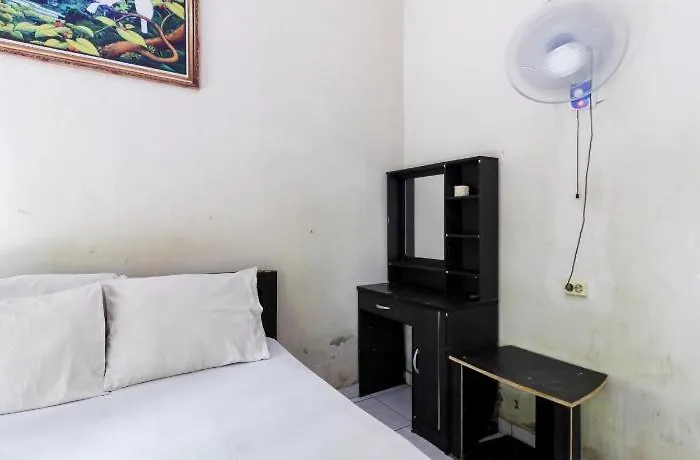 Hotel Oyo 90547 Saren Anyar 2*