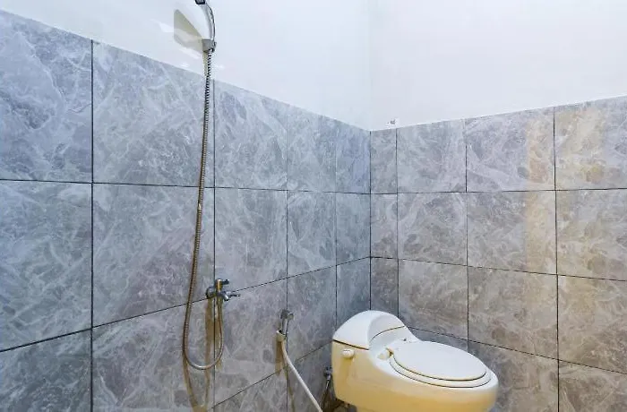 Hotel Oyo 90547 Saren Anyar